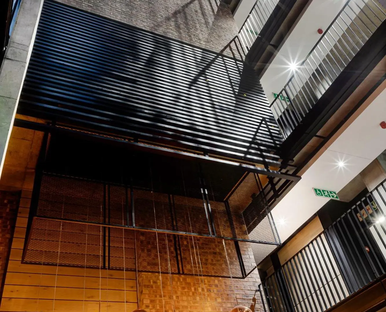 The Signature 410:Central Modern Aprt With Parking Cape Town 0*,  South Africa
